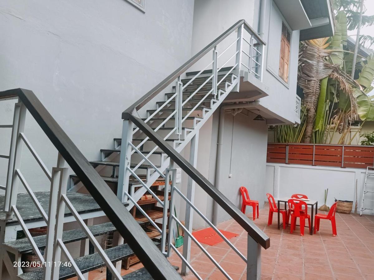 Aurora Backpackers Hostel Luang Prabang Dış mekan fotoğraf