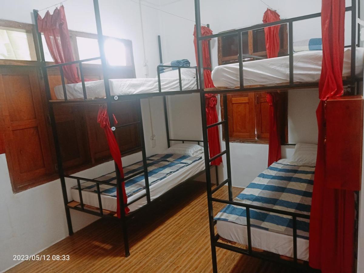 Aurora Backpackers Hostel Luang Prabang Dış mekan fotoğraf