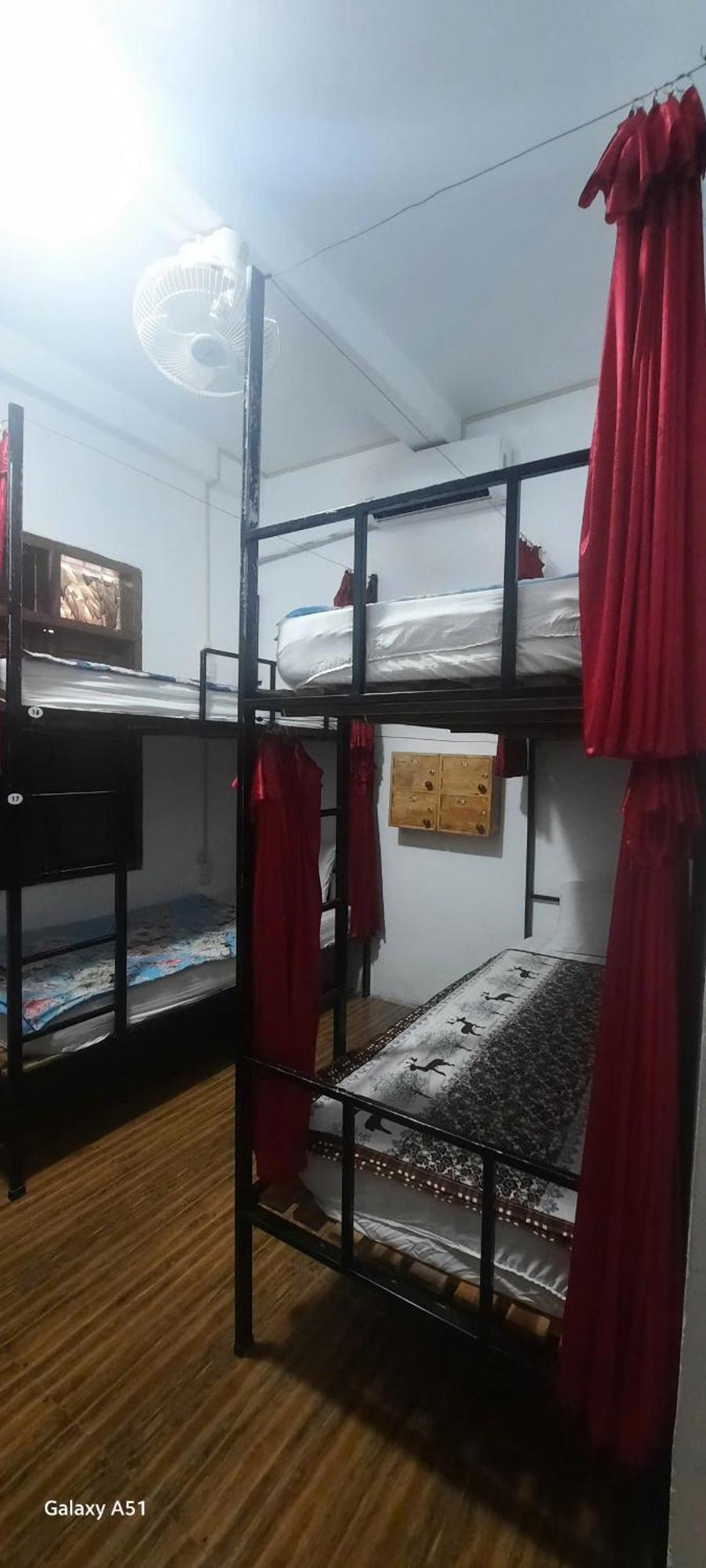 Aurora Backpackers Hostel Luang Prabang Dış mekan fotoğraf