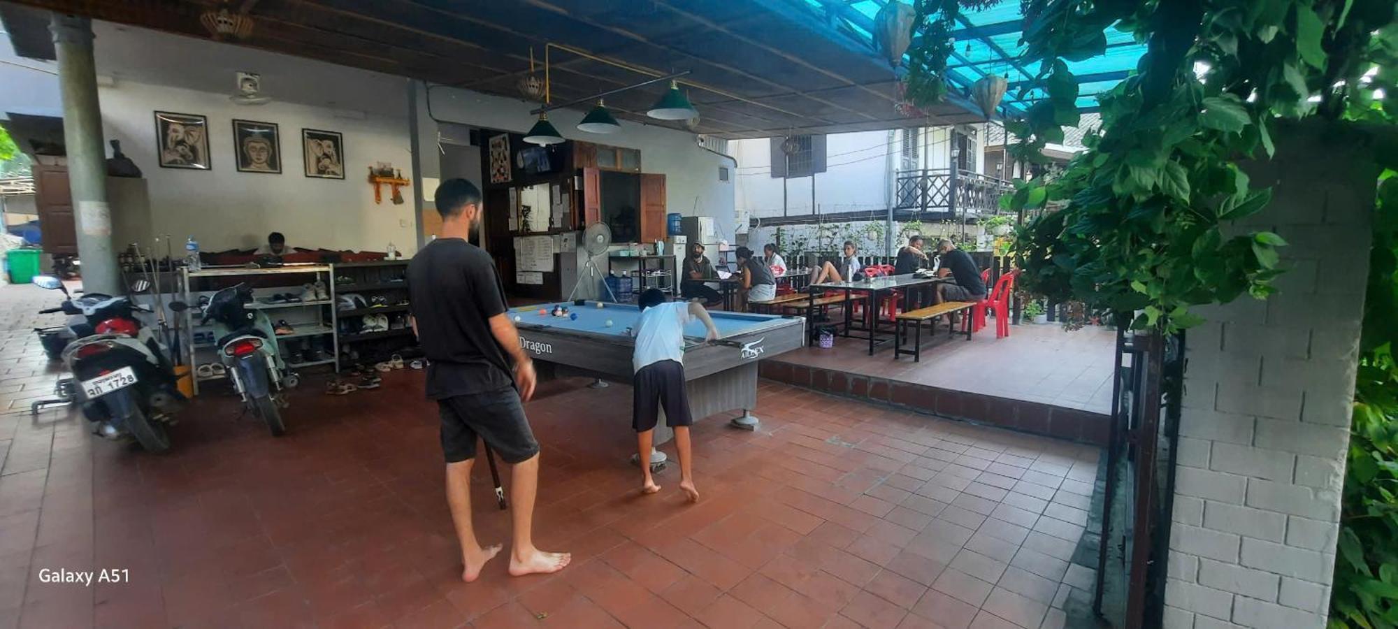 Aurora Backpackers Hostel Luang Prabang Dış mekan fotoğraf